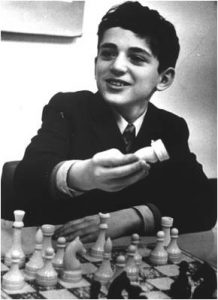 Did you know that Mikhail Tal has only 3 fingers on his right hand? :  r/chess