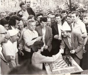 I can only identify Tal, Kasparov and Karpov in this photograph